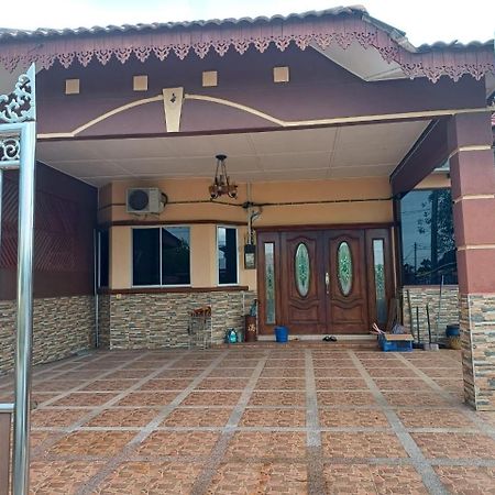 Cozy Homestay Batu Arang Exterior photo