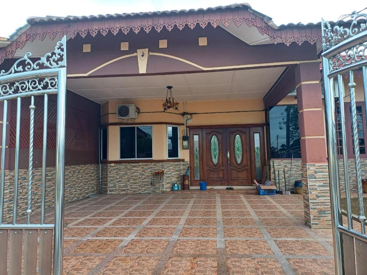 Cozy Homestay Batu Arang Exterior photo